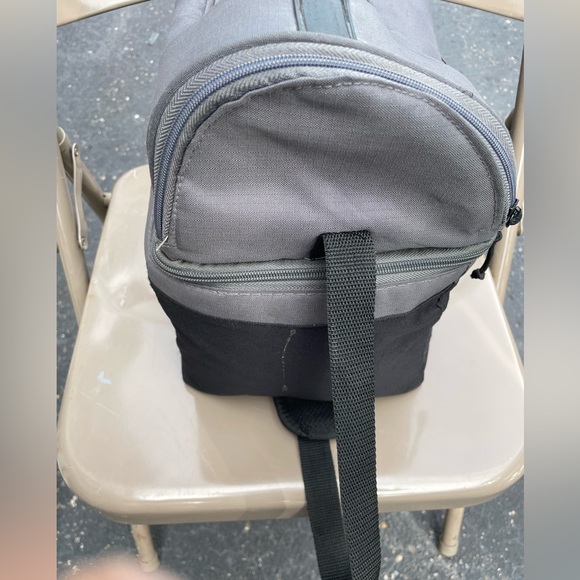 IGLOO Gray 9 can cooler bag, (Pre-owned) in great condition. - Picture 5 of 5